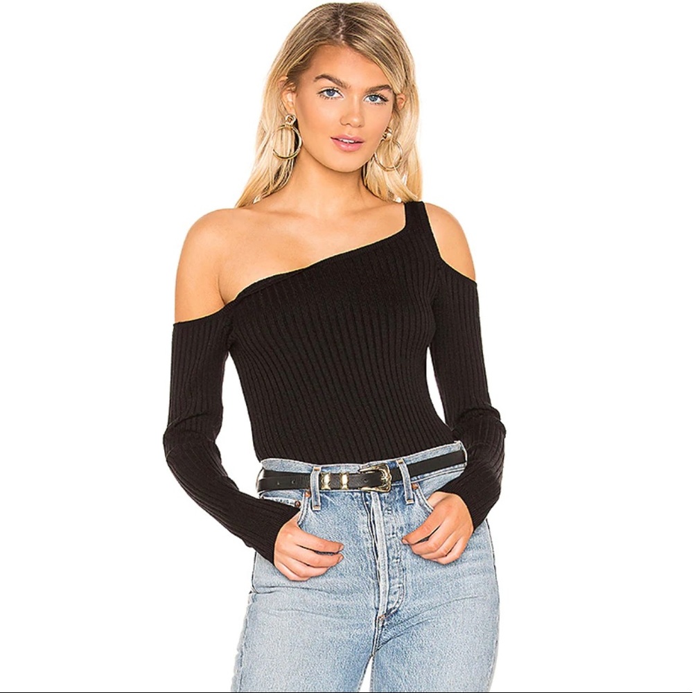 Super down asymmetrical top size medium